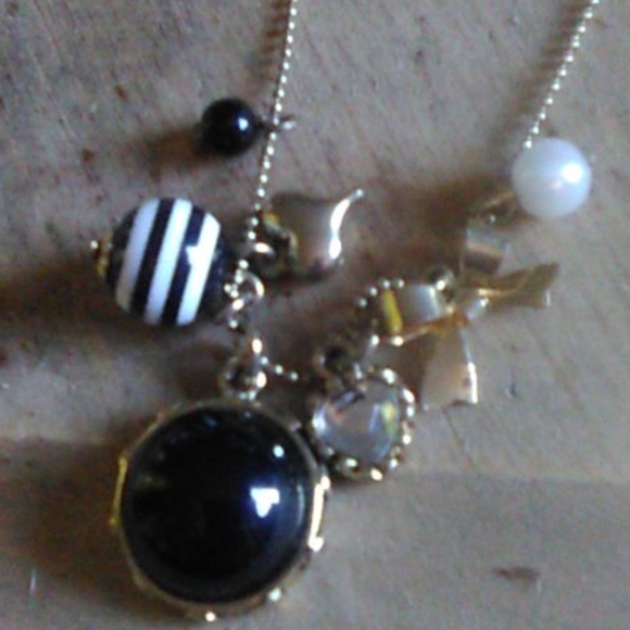 Betsey Johnson necklace bundle - Picture 2 of 12